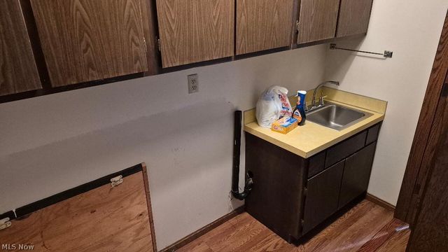410 Breezewood Circle, Wadsworth, OH 44281