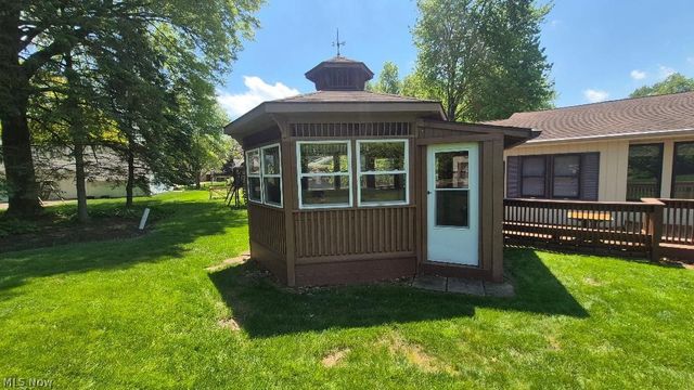 410 Breezewood Circle, Wadsworth, OH 44281