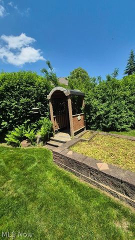 410 Breezewood Circle, Wadsworth, OH 44281
