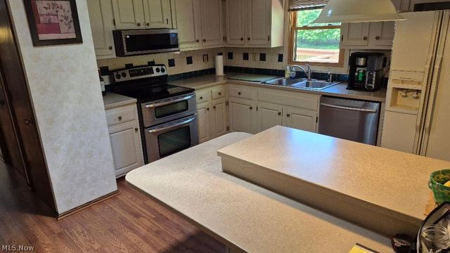 410 Breezewood Circle, Wadsworth, OH 44281