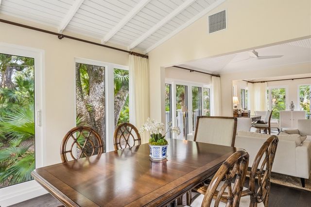 1395 Ivy Court 201, Vero Beach, FL 32963