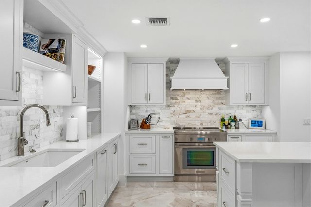 1395 Ivy Court 201, Vero Beach, FL 32963