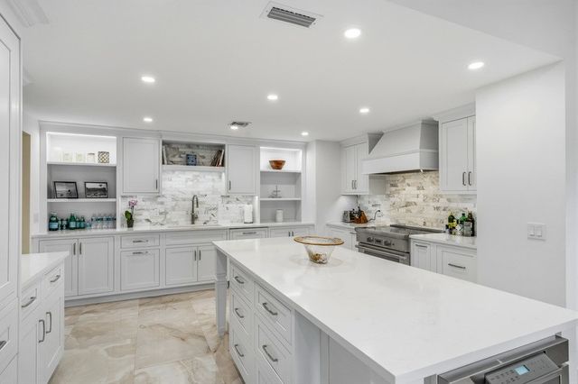 1395 Ivy Court 201, Vero Beach, FL 32963