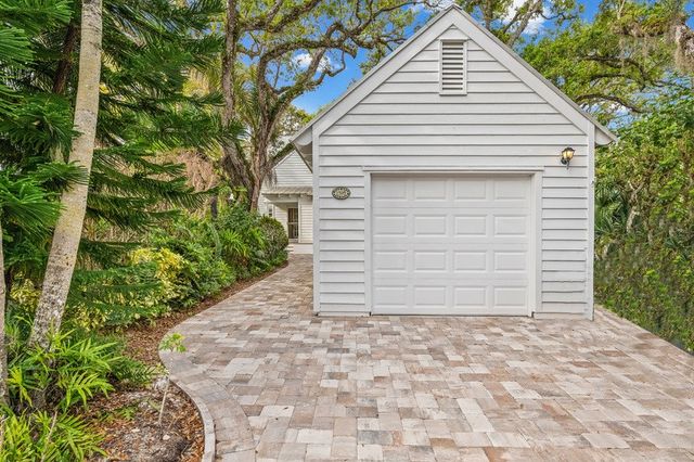 1395 Ivy Court 201, Vero Beach, FL 32963