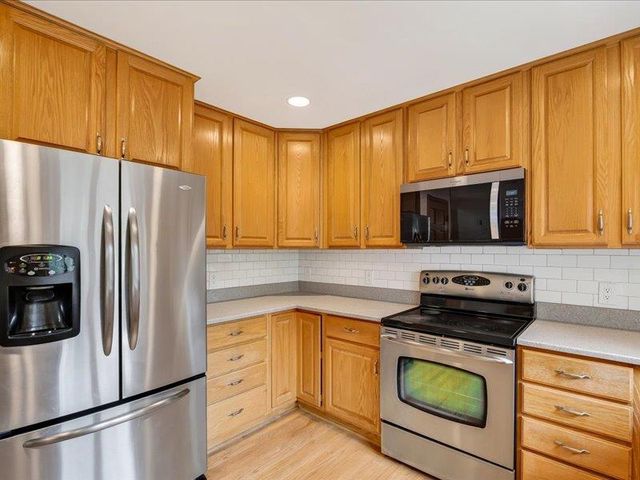 3018 Bosshard Drive, Fitchburg, WI 53711