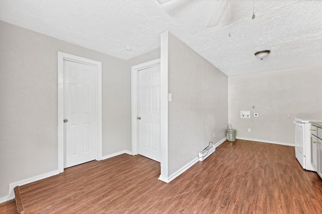 601 Booker Washington St, Conroe, TX 77301