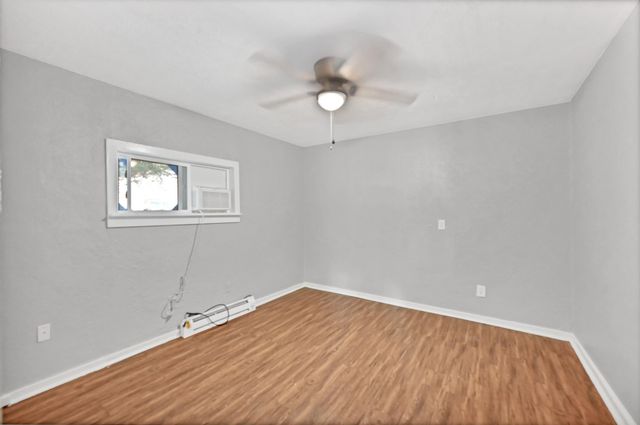 601 Booker Washington St, Conroe, TX 77301