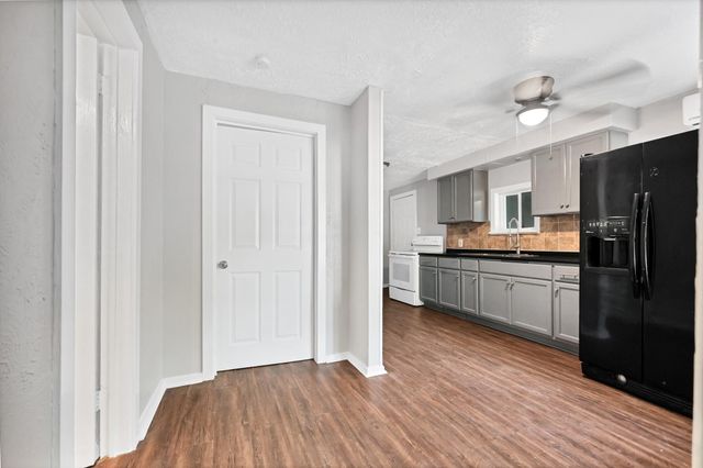 601 Booker Washington St, Conroe, TX 77301