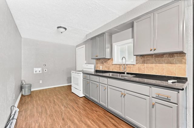 601 Booker Washington St, Conroe, TX 77301