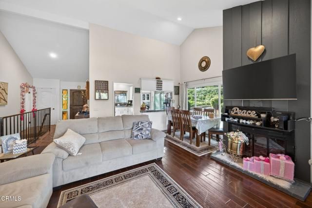 59 Rosehedge Lane, Oak Park, CA 91377