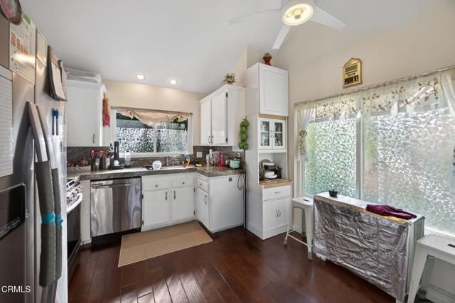 59 Rosehedge Lane, Oak Park, CA 91377