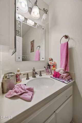 59 Rosehedge Lane, Oak Park, CA 91377