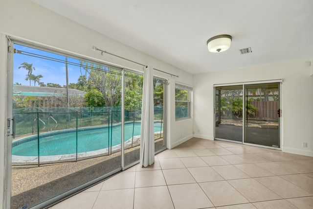 4721 Sarazen Drive, Hollywood, FL 33021