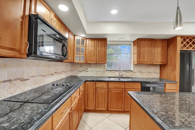 4721 Sarazen Drive, Hollywood, FL 33021