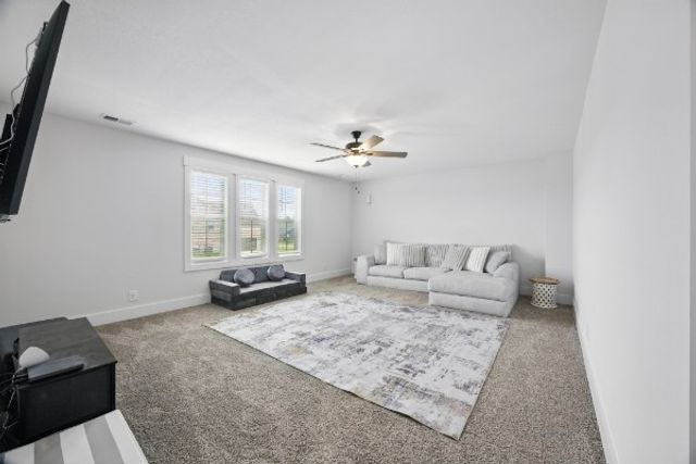 397 Frontier Dr, Clarksville, TN 37043