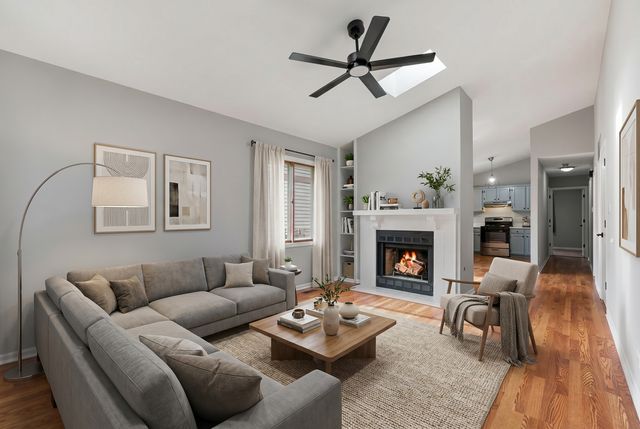 162 Pier Court, Naperville, IL 60565