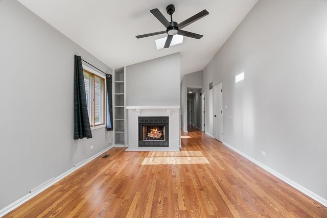 162 Pier Court, Naperville, IL 60565