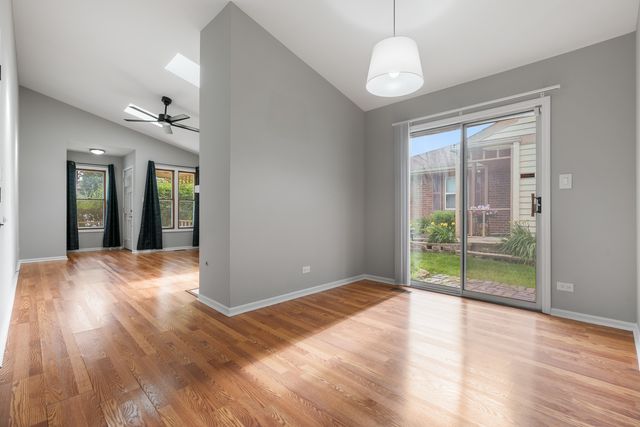 162 Pier Court, Naperville, IL 60565