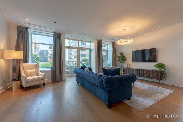 118 E Erie Street 15A, Chicago, IL 60611