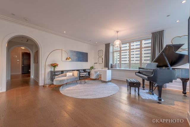 118 E Erie Street 15A, Chicago, IL 60611