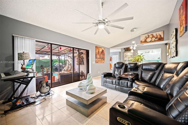 4582 Holly Lake Drive, Lake Worth, FL 33463