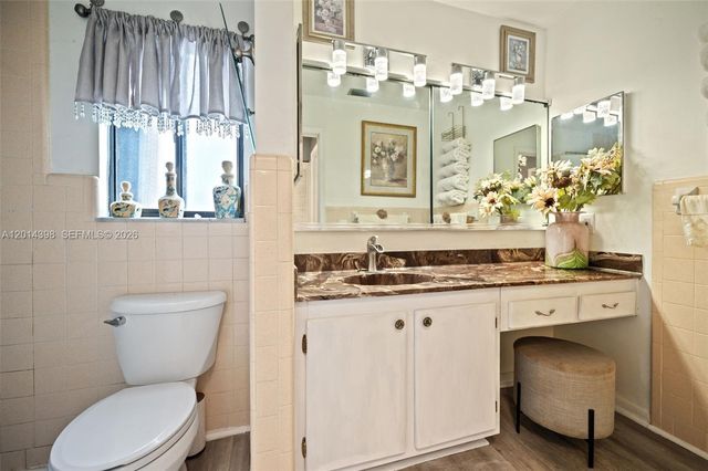 4582 Holly Lake Drive, Lake Worth, FL 33463