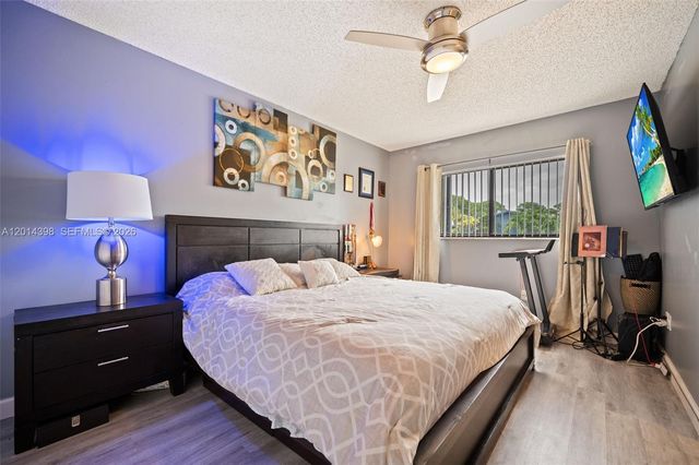 4582 Holly Lake Drive, Lake Worth, FL 33463