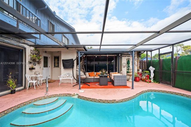 4582 Holly Lake Drive, Lake Worth, FL 33463