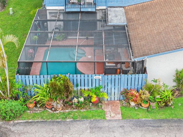 4582 Holly Lake Drive, Lake Worth, FL 33463