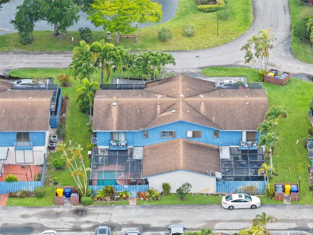 4582 Holly Lake Drive, Lake Worth, FL 33463