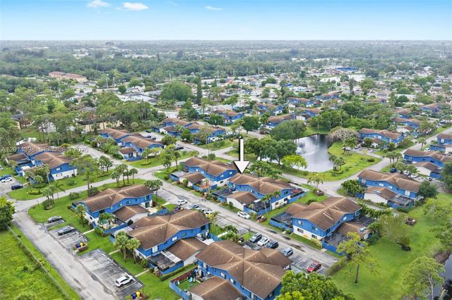 4582 Holly Lake Drive, Lake Worth, FL 33463