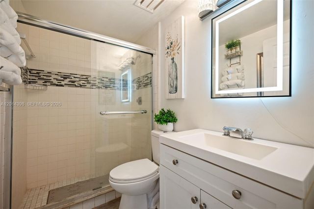 4582 Holly Lake Drive, Lake Worth, FL 33463