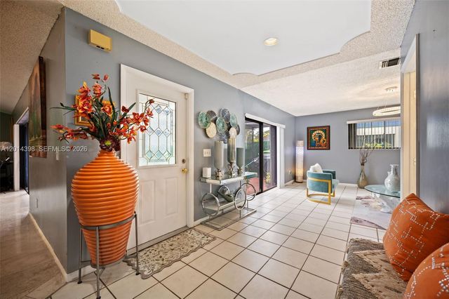 4582 Holly Lake Drive, Lake Worth, FL 33463