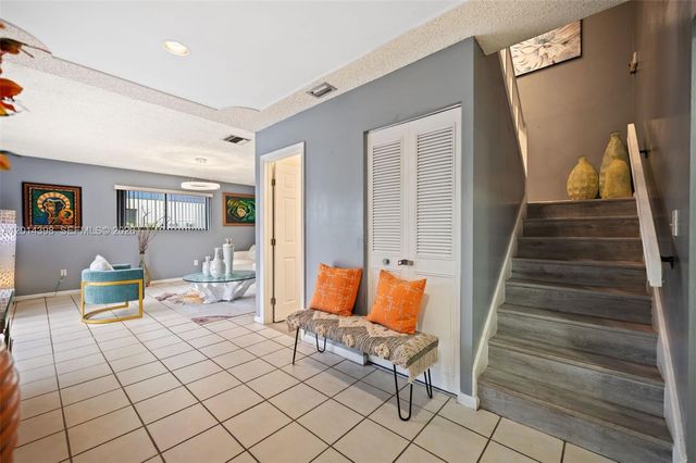 4582 Holly Lake Drive, Lake Worth, FL 33463