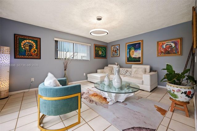4582 Holly Lake Drive, Lake Worth, FL 33463