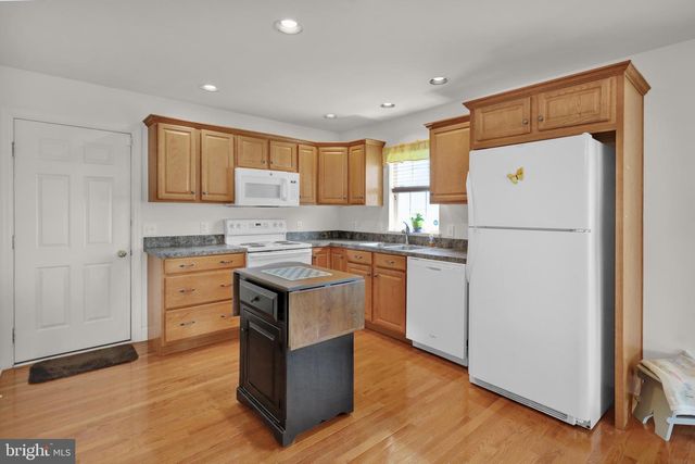 103 GOLDENFIELD DR, Lancaster, PA 17603
