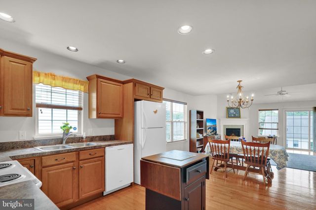 103 GOLDENFIELD DR, Lancaster, PA 17603