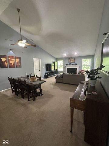 4351 Round Lake Bend, Indianapolis, IN 46234
