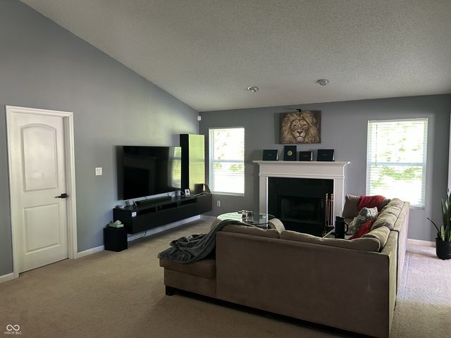 4351 Round Lake Bend, Indianapolis, IN 46234