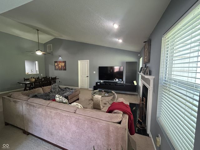4351 Round Lake Bend, Indianapolis, IN 46234