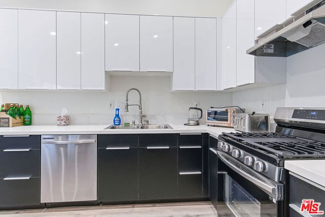 611 N Buena Vista Street, Burbank, CA 91505