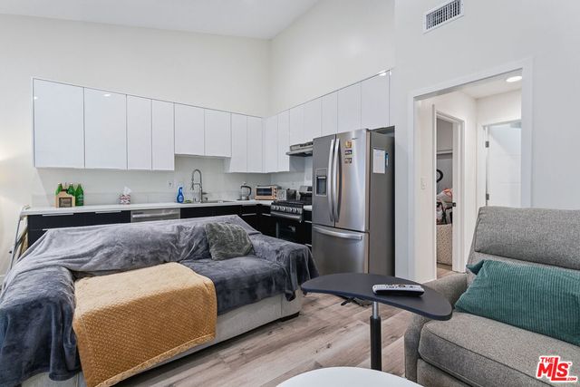 611 N Buena Vista Street, Burbank, CA 91505