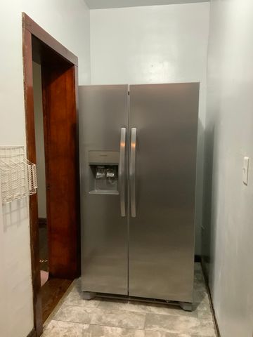 8512 S Manistee Avenue, Chicago, IL 60617