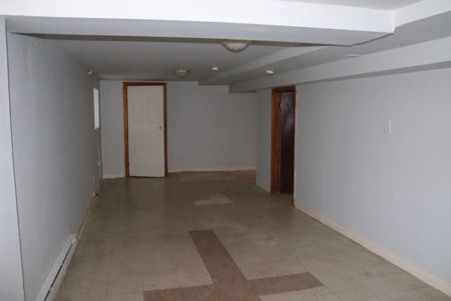 8512 S Manistee Avenue, Chicago, IL 60617