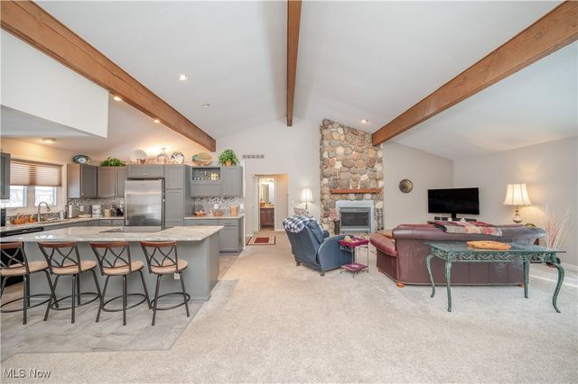 6942 Woodwalk Drive, Brecksville, OH 44141