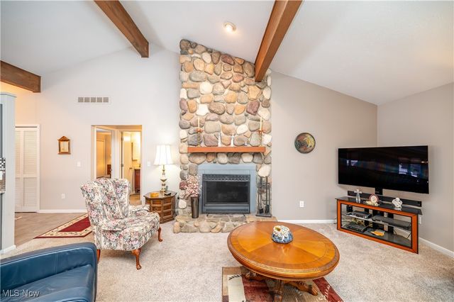 6942 Woodwalk Drive, Brecksville, OH 44141