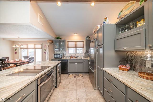 6942 Woodwalk Drive, Brecksville, OH 44141