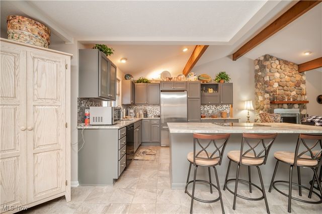 6942 Woodwalk Drive, Brecksville, OH 44141