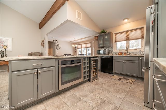 6942 Woodwalk Drive, Brecksville, OH 44141