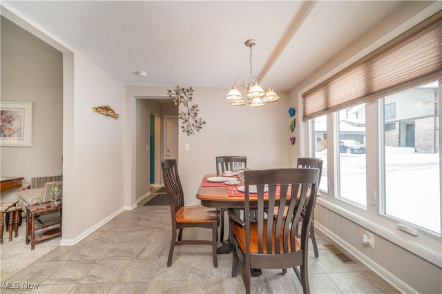 6942 Woodwalk Drive, Brecksville, OH 44141